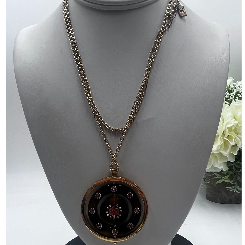 Kate Spade Out of Her Shell Classic
Tortoise Shell Celestial pendant Necklace